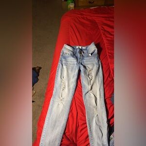 Women’s skinny ripped jeans